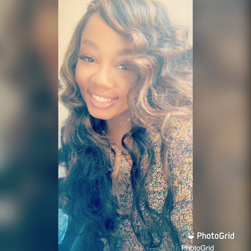 Meet your Posher, Adrianna